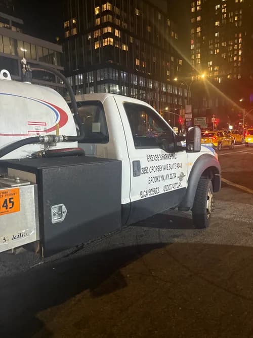 Grease Sharks - Photo 2