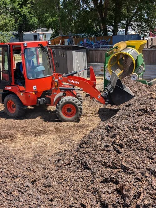 Compost Queen - Photo 1