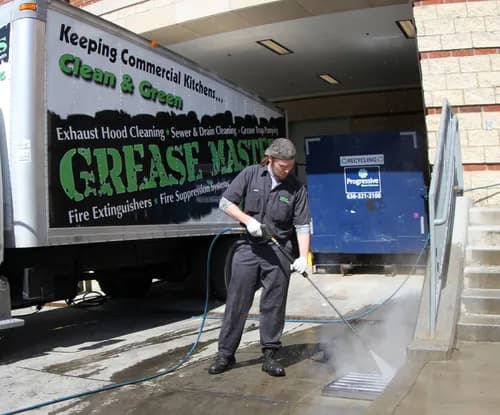 Grease Masters - Photo 4