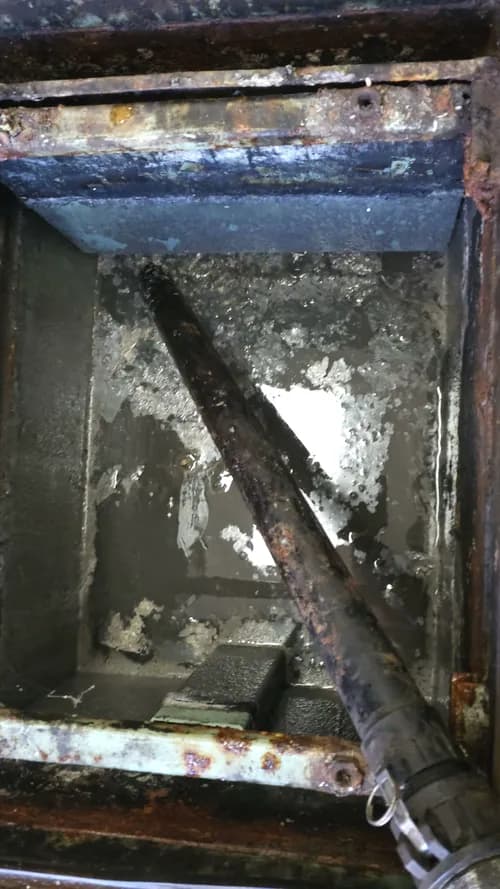 Grease Trap Cleaners and Oil Collector - Photo 3