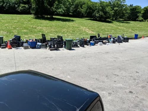 L & J Waste Recycling - Photo 4