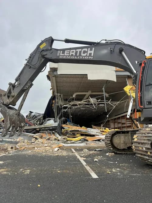 Lertch Disposal & Recycling - Photo 4