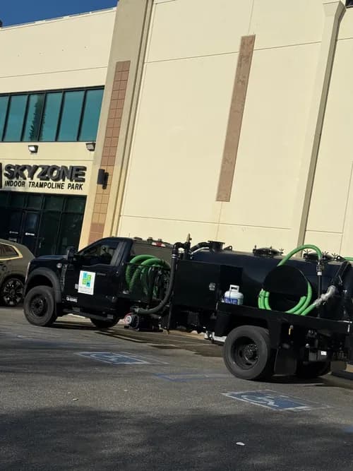 Los Angeles Grease Co - Photo 4