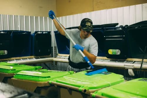 Recycle Revolution - Photo 4