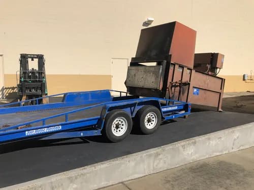 The Industrial Crew - Photo 3